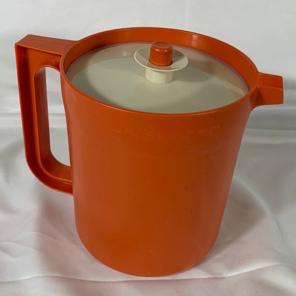 Tupperware Orange Drink Pitcher Vacuum Lid 1575-1 Vintage 1970s GREAT RETRO